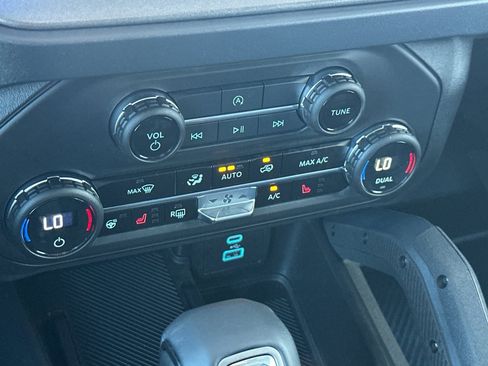 New 2025 Ford Bronco Badlands w/ Sasquatch Package image 21