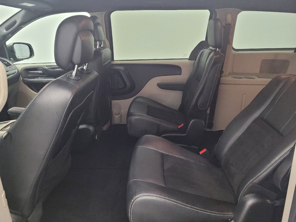 Used 2019 Dodge Grand Caravan SXT FWD image 18