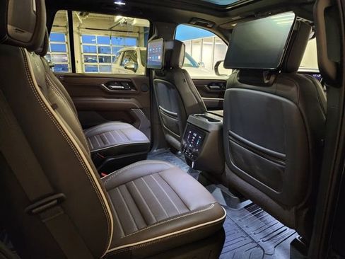 Certified 2025 GMC Yukon Denali Ultimate AWD/4WD image 20