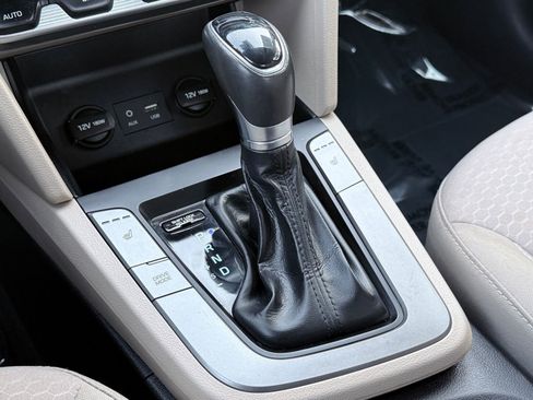 Used 2020 Hyundai Elantra Value Edition w/ Cargo Package (C1) image 31