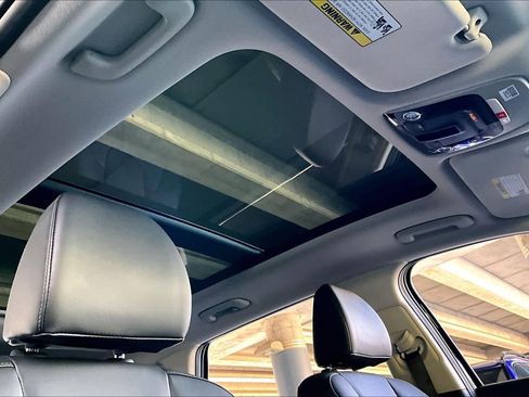 Used 2025 Kia Sorento EX w/ EX Panoramic Sunroof Package image 13