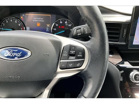 Used 2023 Ford Explorer Limited AWD/4WD image 19