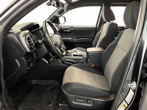 Used 2023 Toyota Tacoma TRD Off-Road image 7