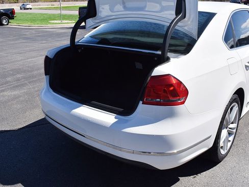 Used 2013 Volkswagen Passat TDI SE FWD image 21