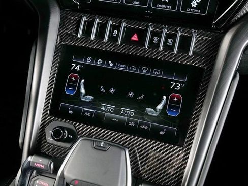 Used 2022 Lamborghini Urus image 16