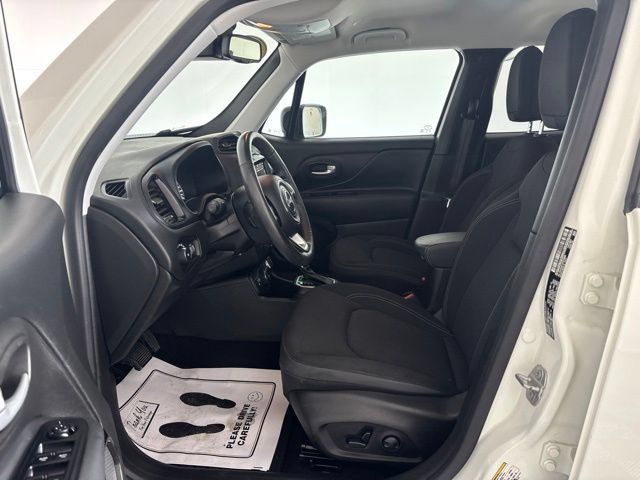 Used 2023 Jeep Renegade Altitude w/ Convenience Group I AWD/4WD image 3