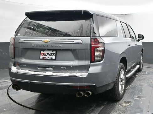 Used 2023 Chevrolet Suburban Premier image 9