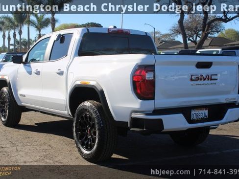 Used 2026 GMC Canyon Elevation image 3