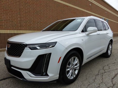Used 2024 Cadillac XT6 Luxury w/ LPO, Floor Liner Package FWD image 5
