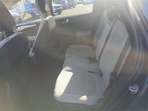 Used 2020 Ford Escape SE image 21