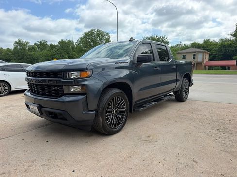 Used 2021 Chevrolet Silverado 1500 Custom w/ LPO, Dark Essentials Package RWD image 4