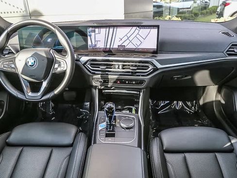 Used 2022 BMW i4 eDrive40 image 12