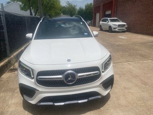 Used 2020 Mercedes-Benz GLB 250 image 3