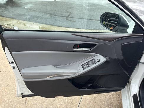 Used 2021 Toyota Avalon XLE w/ Moonroof Package FWD image 14