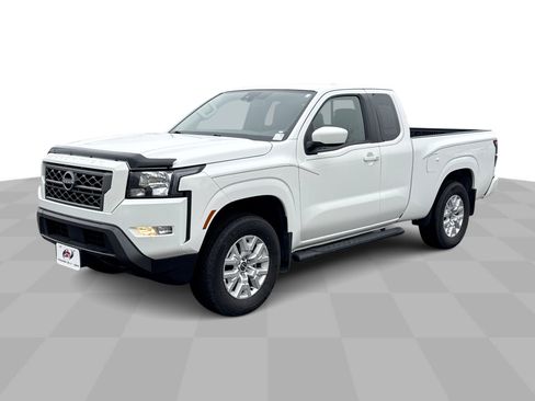 Used 2022 Nissan Frontier SV image 1
