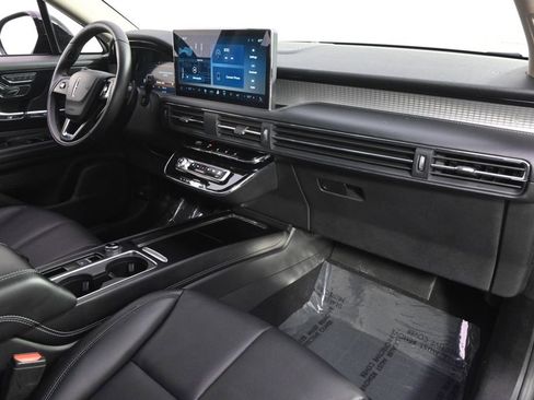 New 2026 Lincoln Corsair Premiere image 15