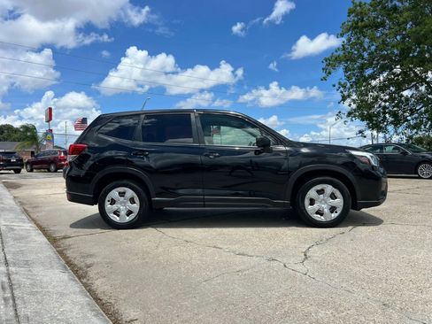 Used 2019 Subaru Forester AWD/4WD image 3
