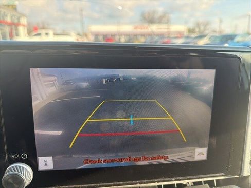 Used 2023 Toyota RAV4 XLE Premium image 20