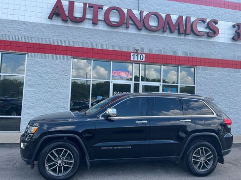 Used 2017 Jeep Grand Cherokee Limited AWD/4WD image 3