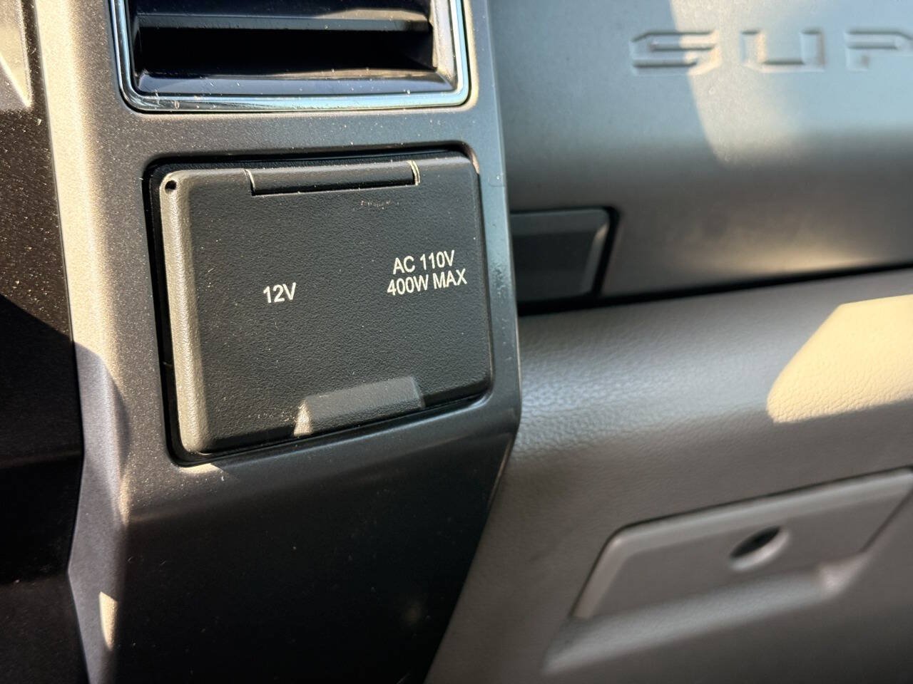 Used 2022 Ford F350 XLT w/ XLT Premium Package AWD/4WD image 21