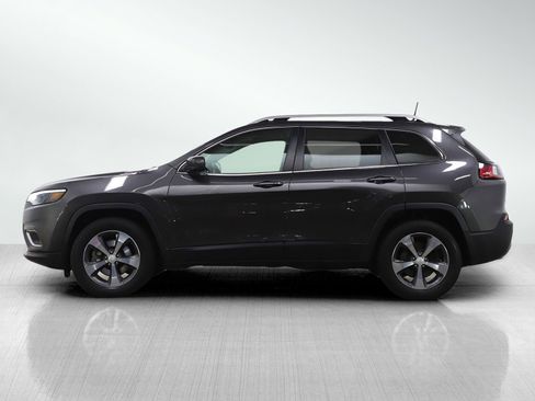 Used 2019 Jeep Cherokee Limited image 2