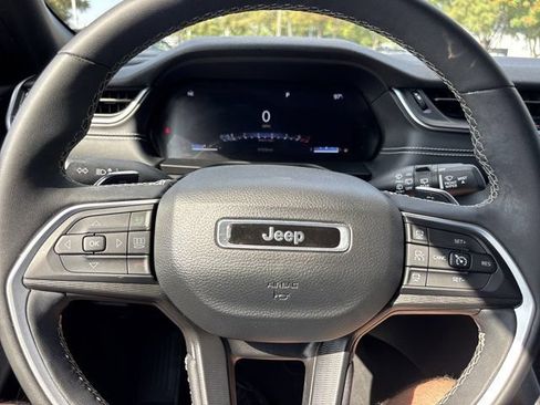 Used 2023 Jeep Grand Cherokee L Altitude AWD/4WD image 24