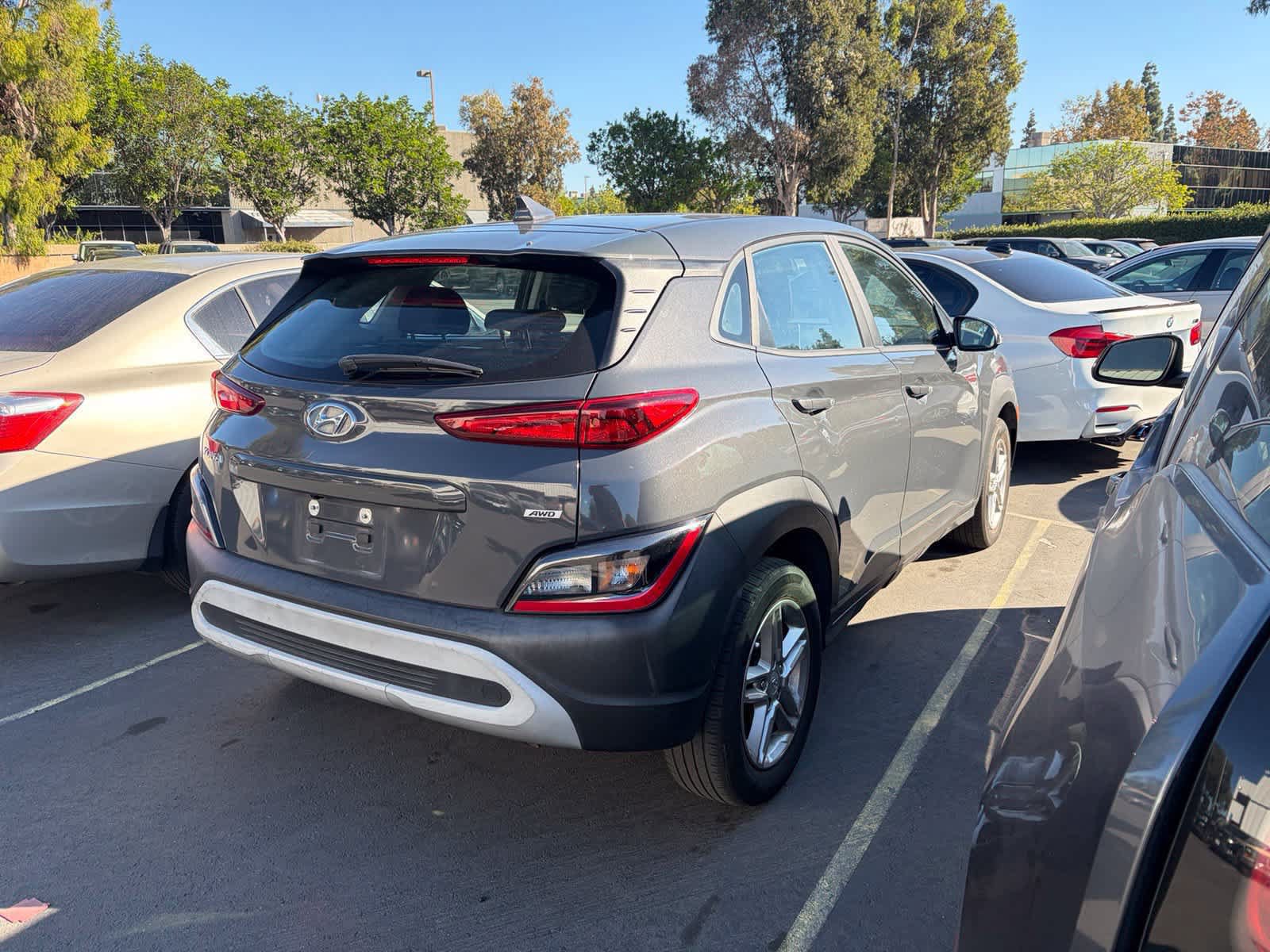 Used 2023 Hyundai Kona SE w/ Cargo Package AWD/4WD image 3
