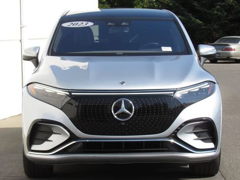 Used 2023 Mercedes-Benz EQS 450+ SUV w/ AMG Line Exterior Package image 3
