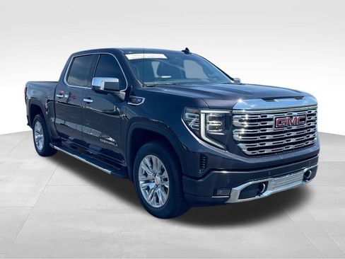 Used 2024 GMC Sierra 1500 Denali w/ Technology Package AWD/4WD image 2