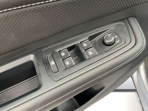 New 2026 Volkswagen Atlas SE image 13