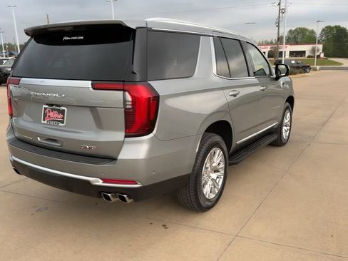 Used 2025 GMC Yukon Denali AWD/4WD image 7