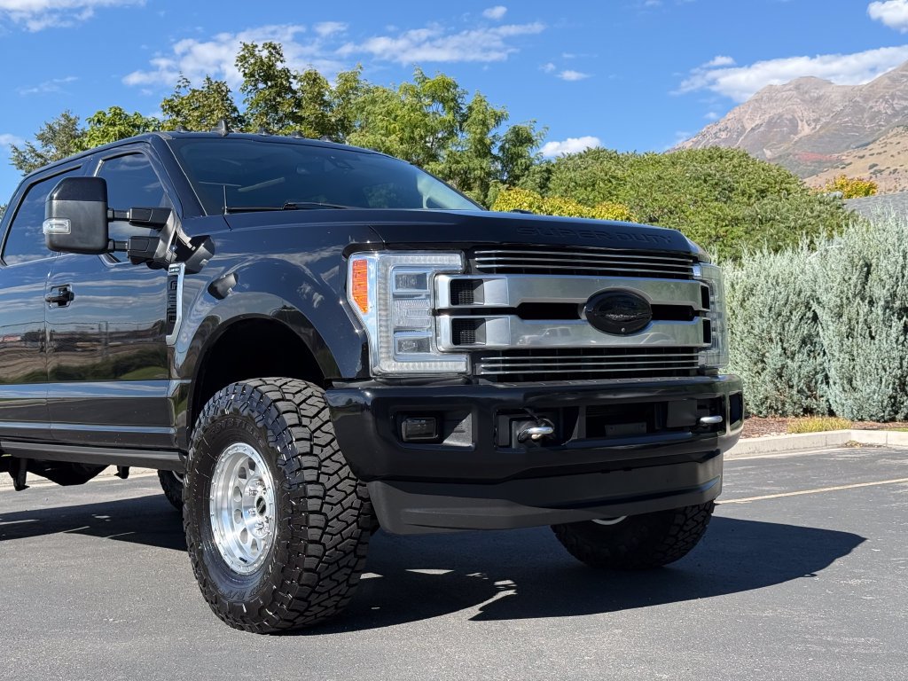 Used 2019 Ford F350 Limited w/ FX4 Off-Road Package AWD/4WD image 16