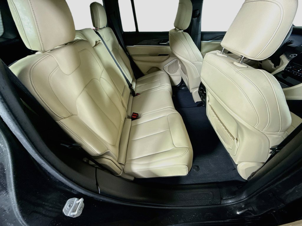 Used 2023 Jeep Grand Cherokee 4WD 4xe image 29