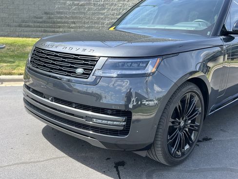Used 2024 Land Rover Range Rover SE image 11