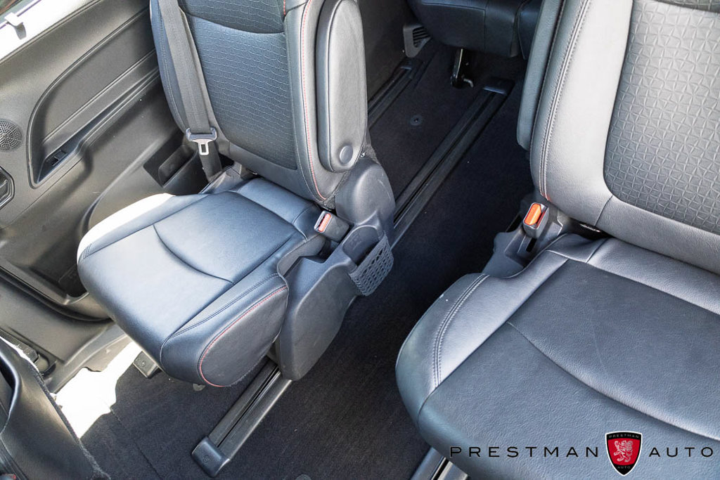 Used 2025 Toyota Sienna XSE FWD image 41