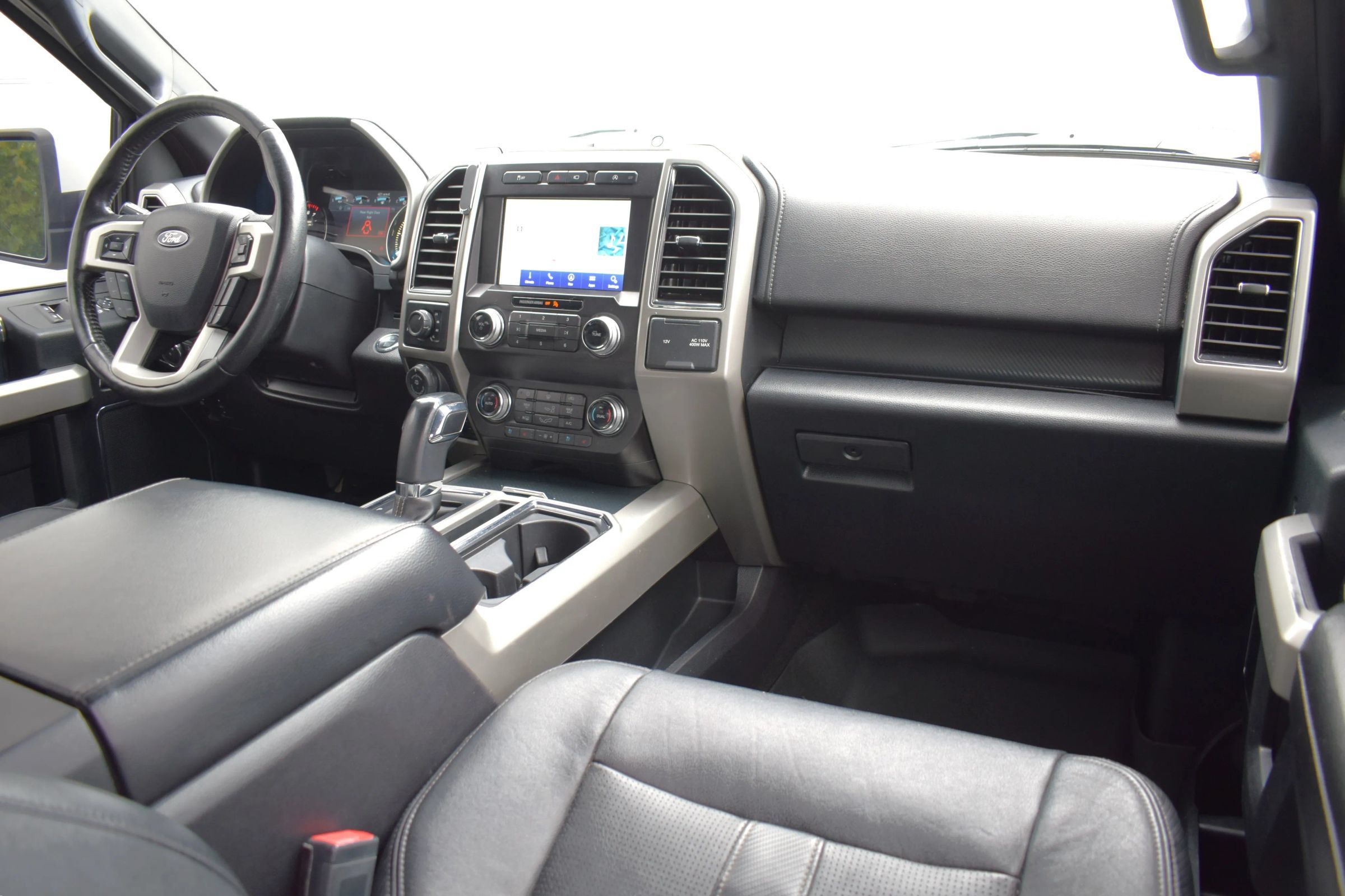 Used 2019 Ford F150 Lariat w/ Equipment Group 502A Luxury AWD/4WD image 15
