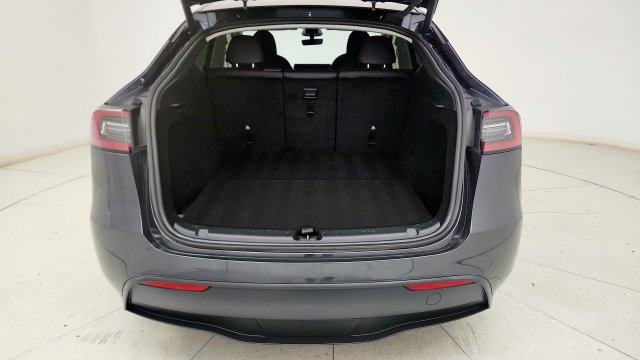 Used 2024 Tesla Model Y 2WD image 28
