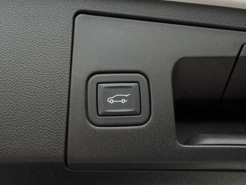 Used 2023 Cadillac XT4 Sport FWD image 28