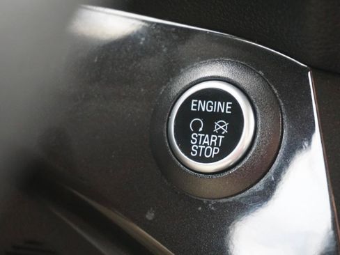 Used 2019 Ford Escape Titanium AWD/4WD image 18