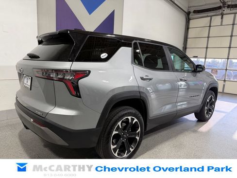 Used 2025 Chevrolet Equinox LT AWD/4WD image 5