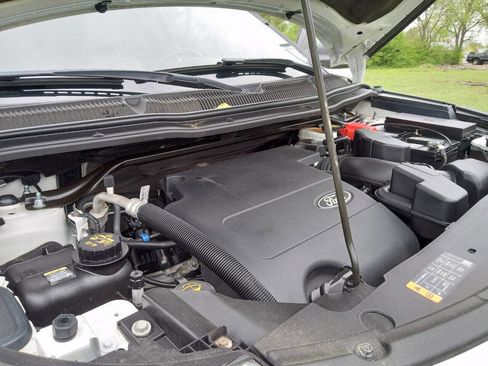 Used 2014 Ford Explorer XLT w/ Equipment Group 202A image 25