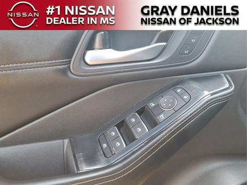 Used 2023 Nissan Rogue SL w/ SL Premium Package FWD image 12