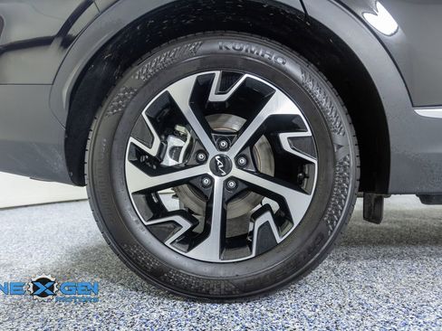 Used 2024 Kia Sportage EX FWD image 42