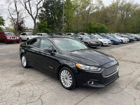 Used 2013 Ford Fusion SE FWD image 3