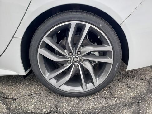 New 2024 Jaguar XF R-Dynamic SE image 27