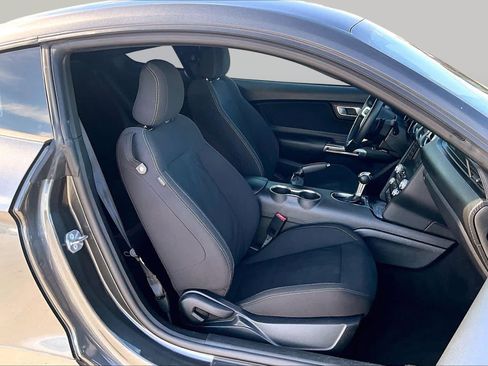Used 2020 Ford Mustang Coupe RWD image 9