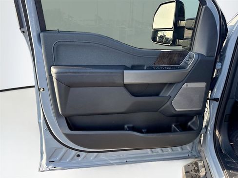 Used 2024 Ford F250 Lariat w/ Lariat Ultimate Package AWD/4WD image 9