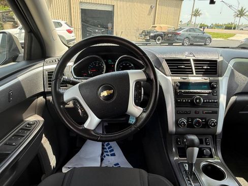 Used 2012 Chevrolet Traverse LT FWD image 9