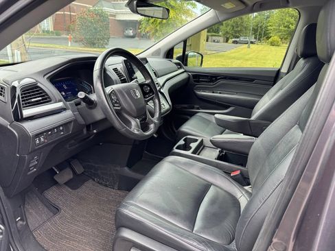 Used 2023 Honda Odyssey Touring image 11