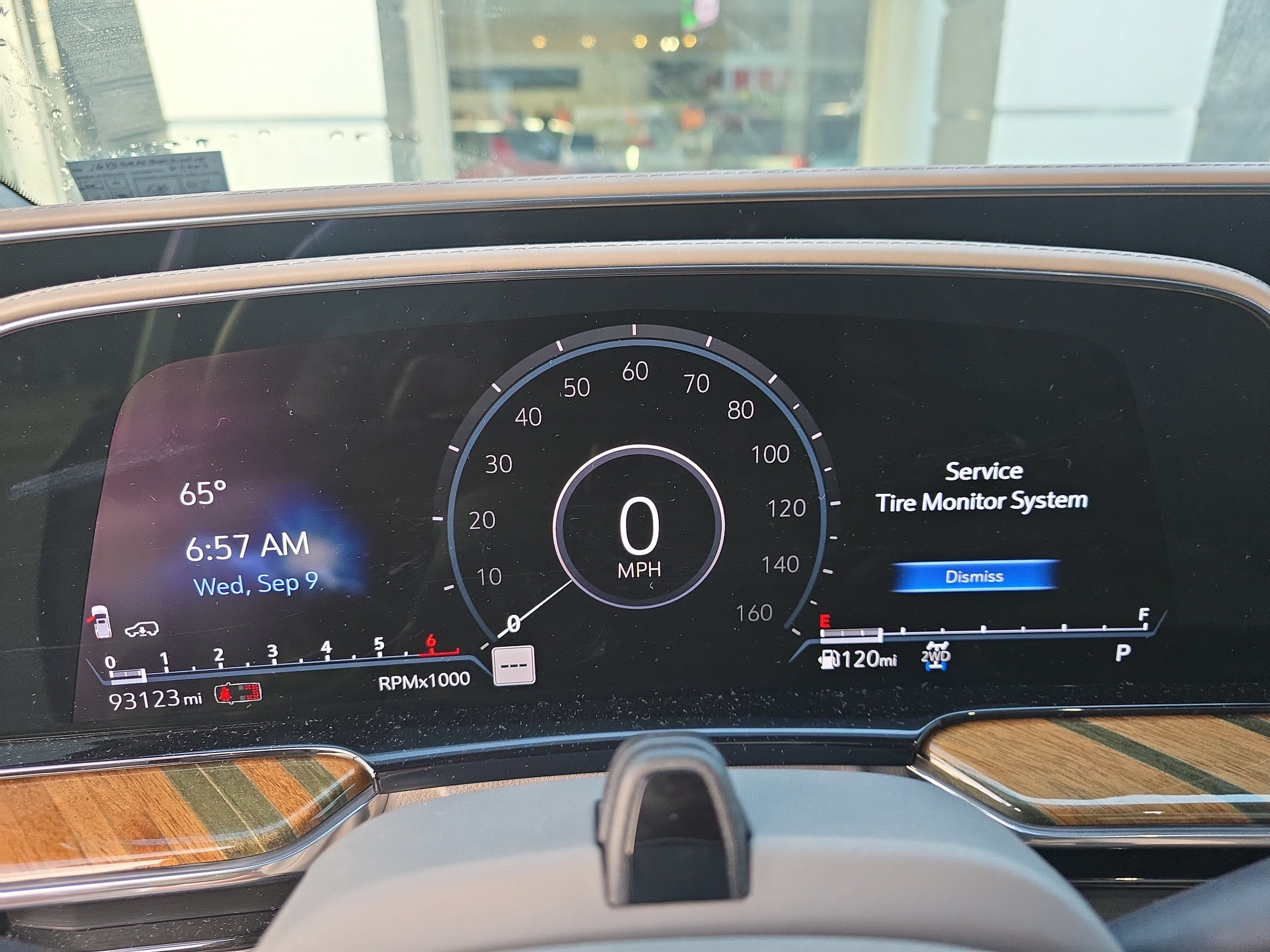 Used 2021 Cadillac Escalade ESV Premium Luxury Platinum AWD/4WD image 32